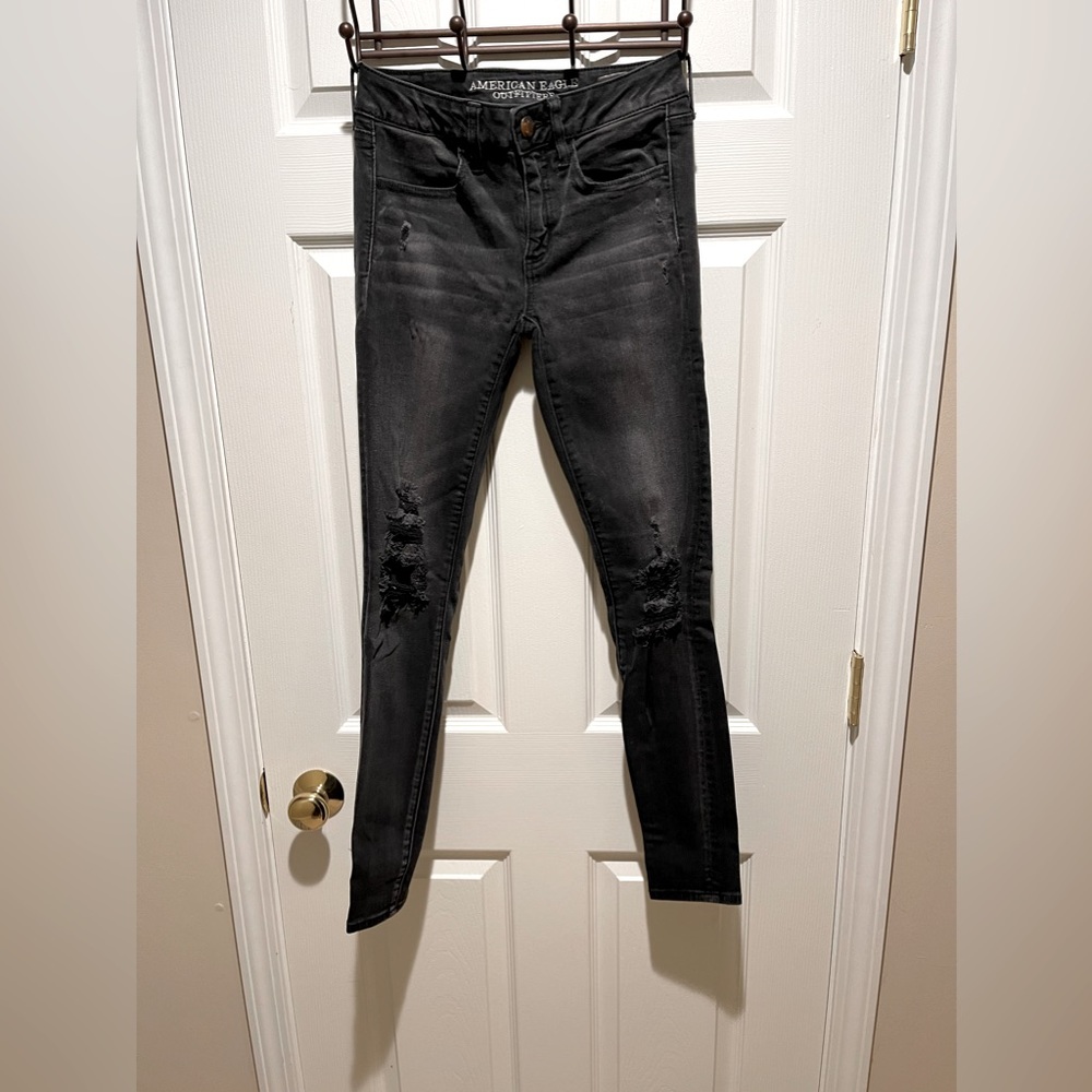 American Eagle Outfitters Super Stretch Distressed Skinny Jeans